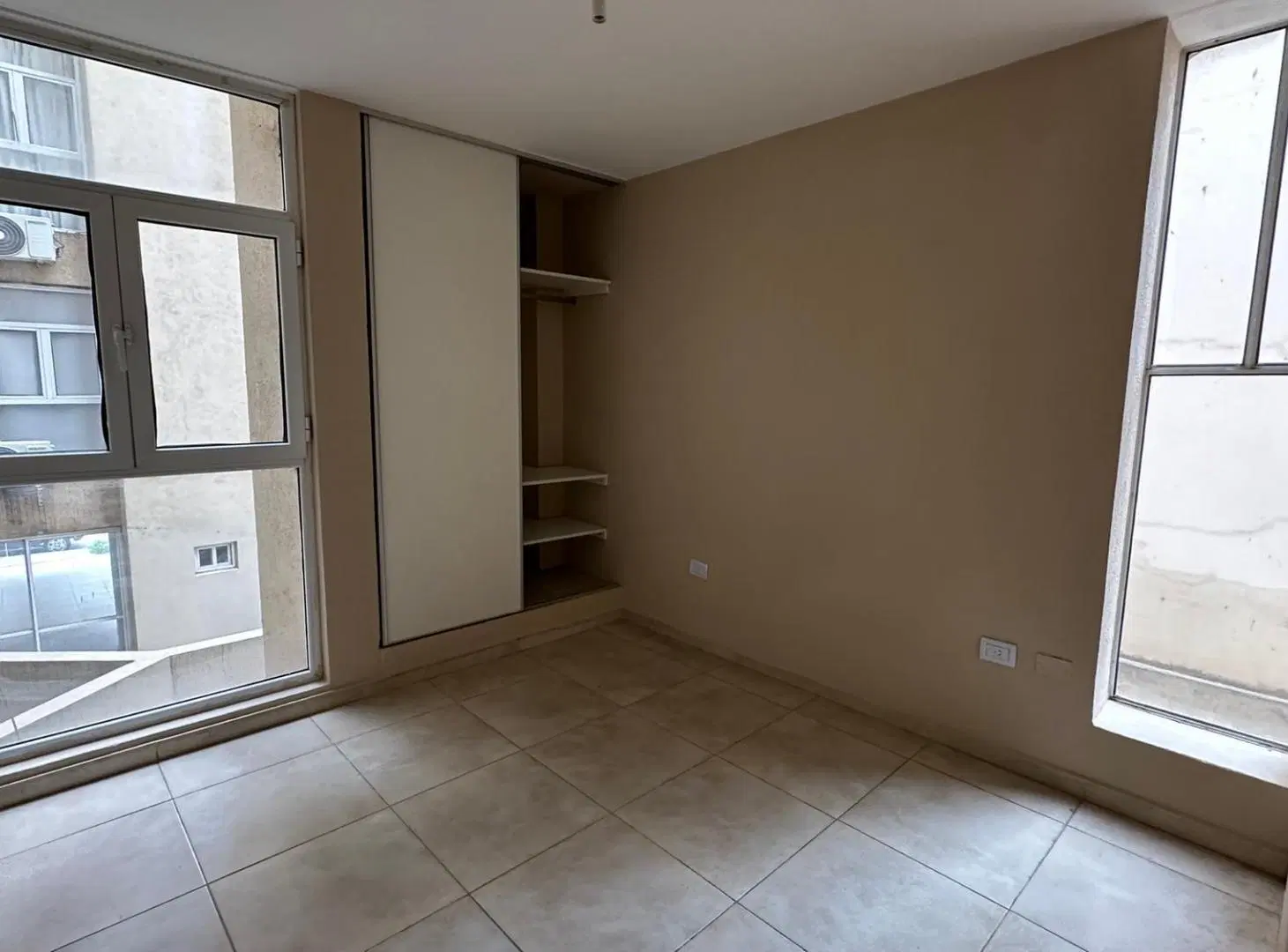 Departamento en Alquiler de 1 dormitorio en General Paz con pileta 3