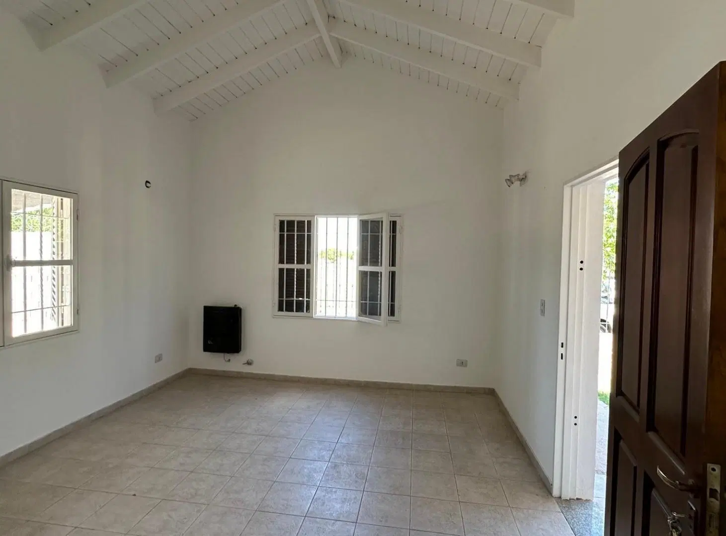 Casa en Alquiler 3 dormitorios en Rene Favaloro Sud 1