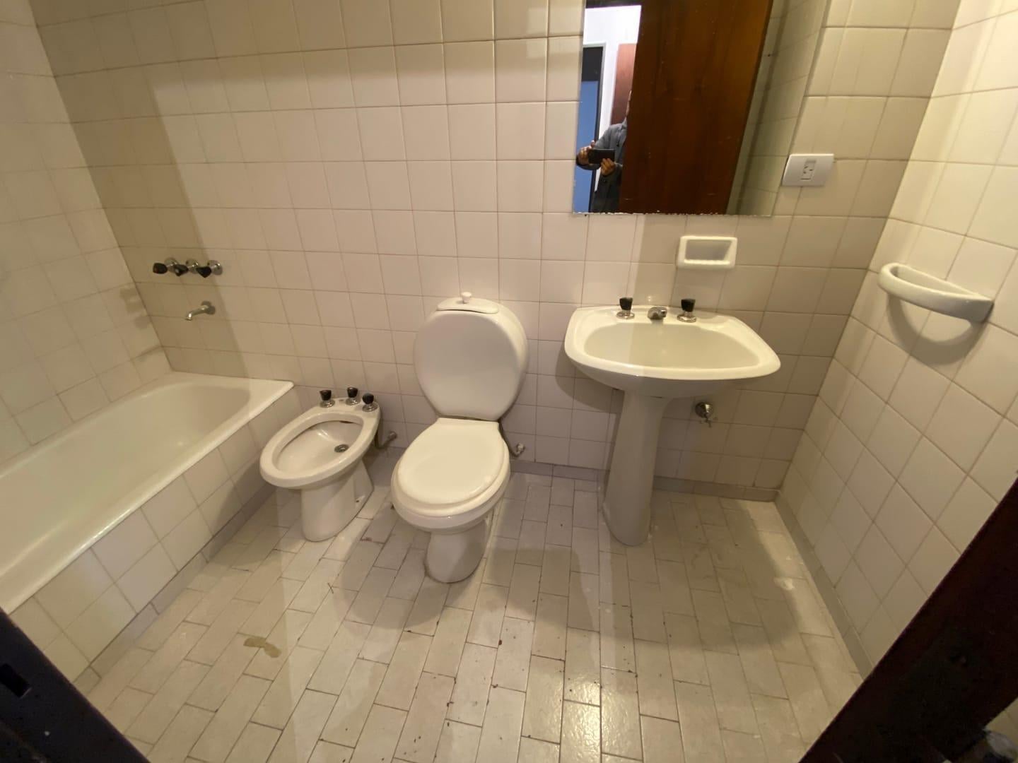 Foto de Departamento 2 dormitorios en alquiler, sobre Cañada con balcón., imagen 5