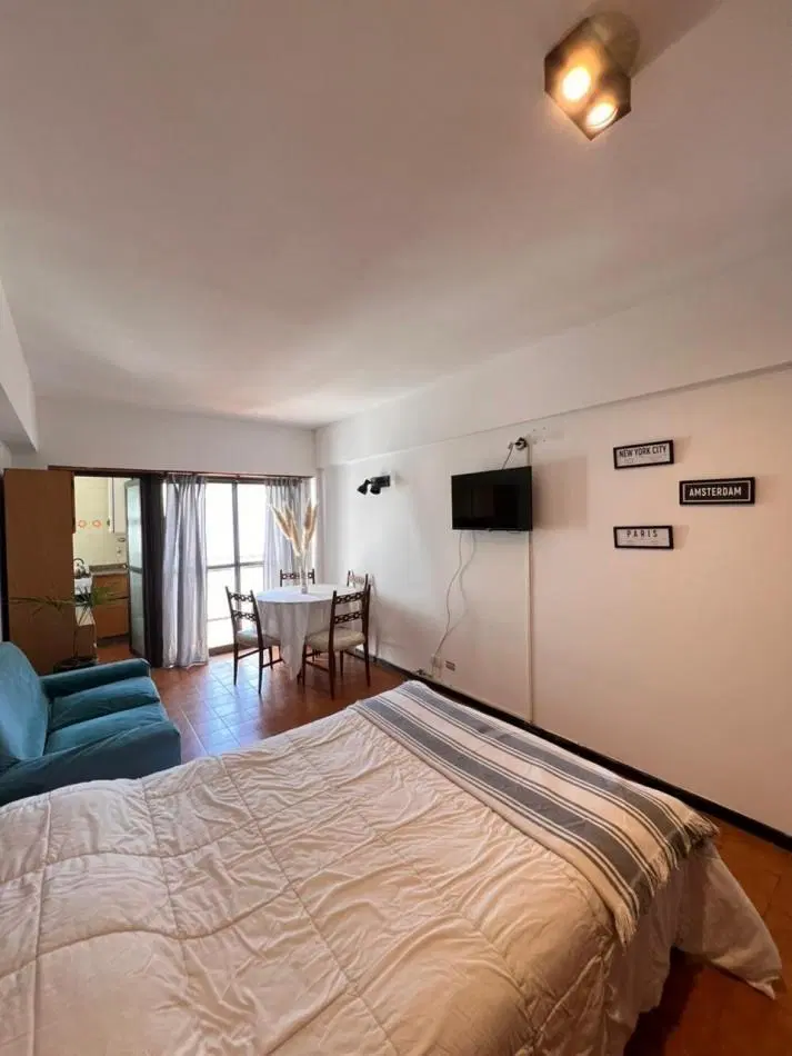 VENTA DEPARTAMENTO DE 1 AMBIENTE A CALLE CON BALCON, BROWN Y TUCUMAN. RETASADO 3