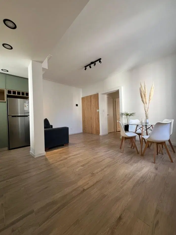 VENTA DEPARTAMENTO DE 3 AMBIENTES, TOTALMENTE RECILADO, PLAZA MITRE, BOLIVAR Y SAN LUIS 1