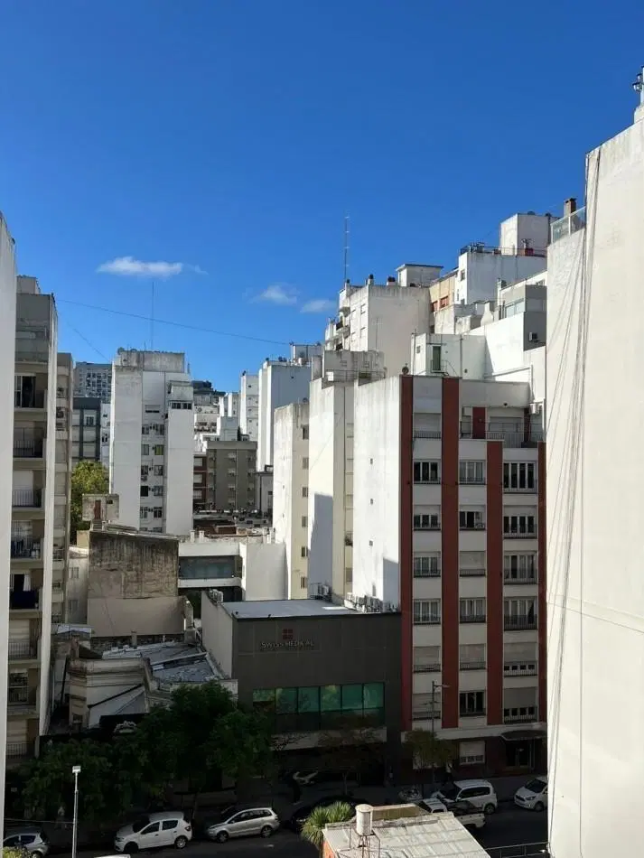 VENTA DEPARTAMENTO DE 3 AMBIENTES, TOTALMENTE RECILADO, PLAZA MITRE, BOLIVAR Y SAN LUIS 2