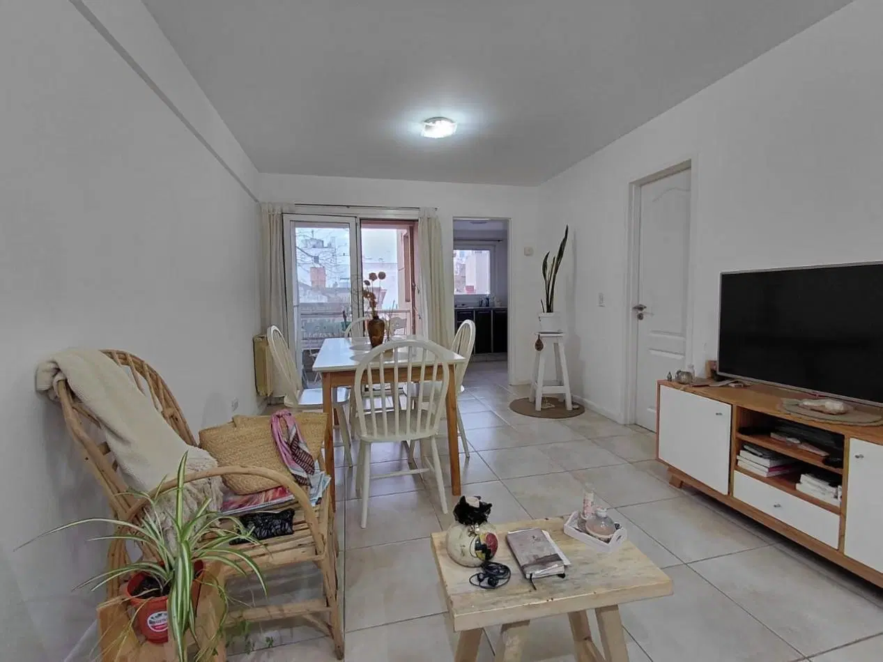 VENTA DEPARTAMENTO EN SEMIPISO 2 AMBIENTES CON BALCON, 25 DE MAYO Y SALTA 4