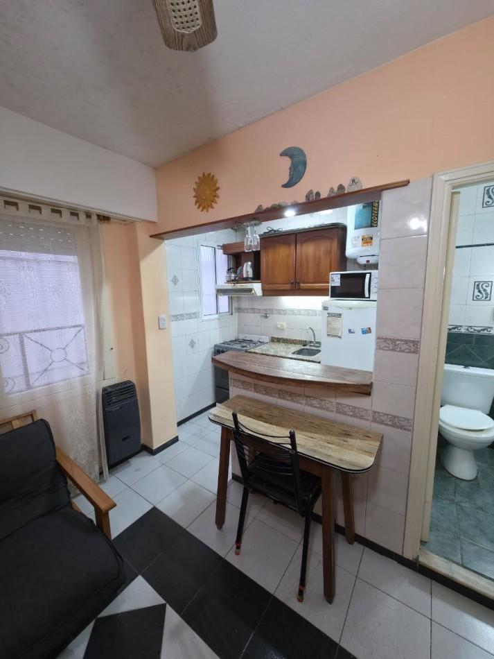 Foto de VENTA 1 AMBIENTE CON ESPACIO DE COCHERA, BUENOS AIRES Y MORENO, imagen 5
