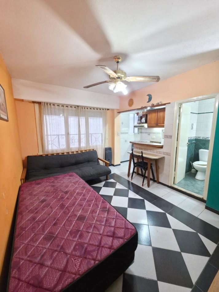 Foto de VENTA 1 AMBIENTE CON ESPACIO DE COCHERA, BUENOS AIRES Y MORENO, imagen 3