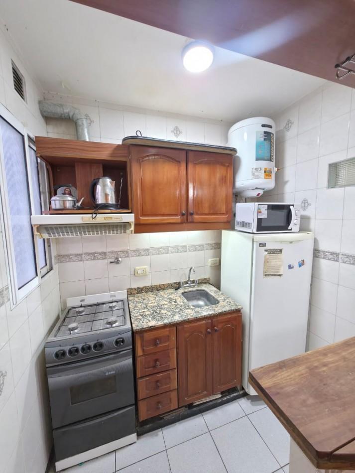 Foto de VENTA 1 AMBIENTE CON ESPACIO DE COCHERA, BUENOS AIRES Y MORENO, imagen 2