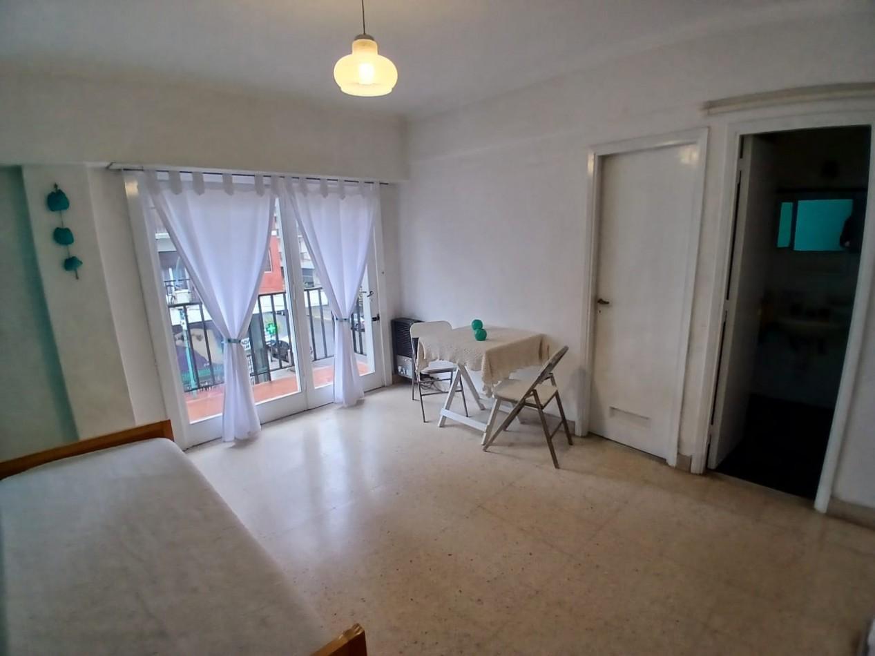 Foto de VENTA DEPARTAMENTO 1 AMBIENTE, A LA CALLE CON BALCON SALIENTE, ARENALES, imagen 2