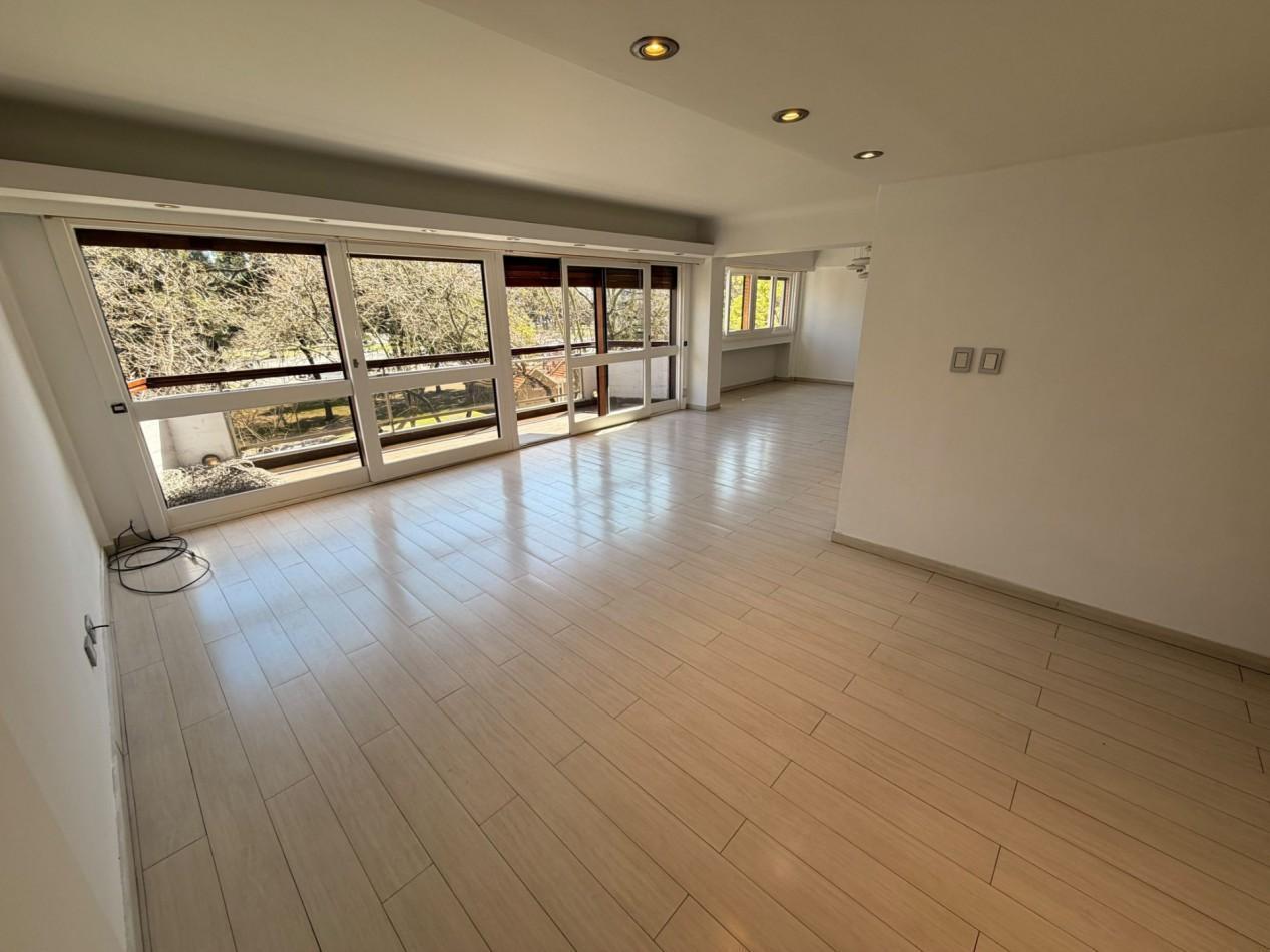 Foto de VENTA PISO 5 AMBIENTES CON COCHERA FRENTE A PLAZA MITRE, SAN LUIS Y, imagen 1