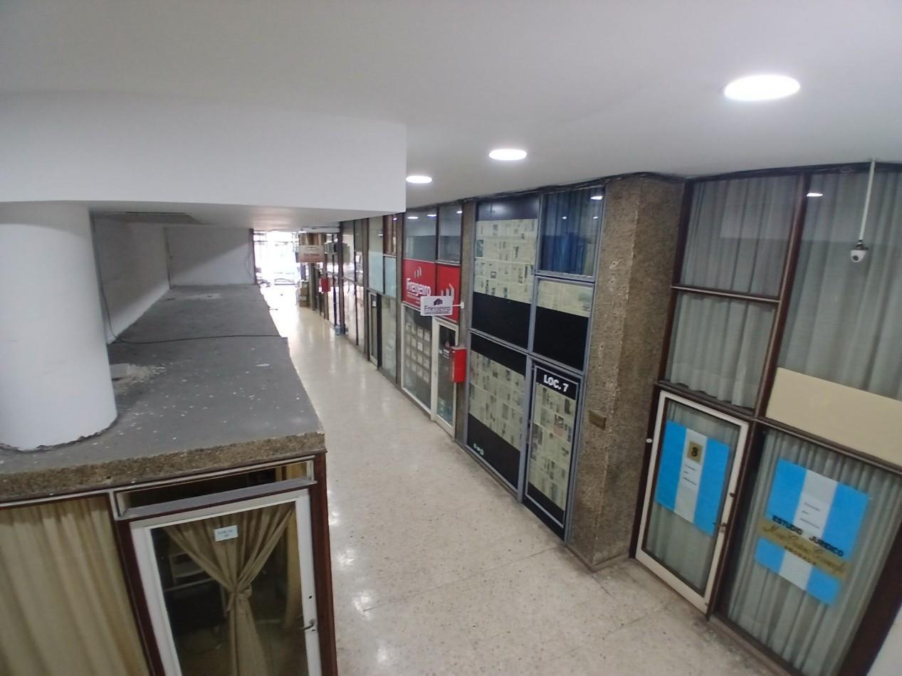 Foto de VENTA LOCAL EN GALERIA SEMAR, COLON Y BUENOS AIRES, imagen 2