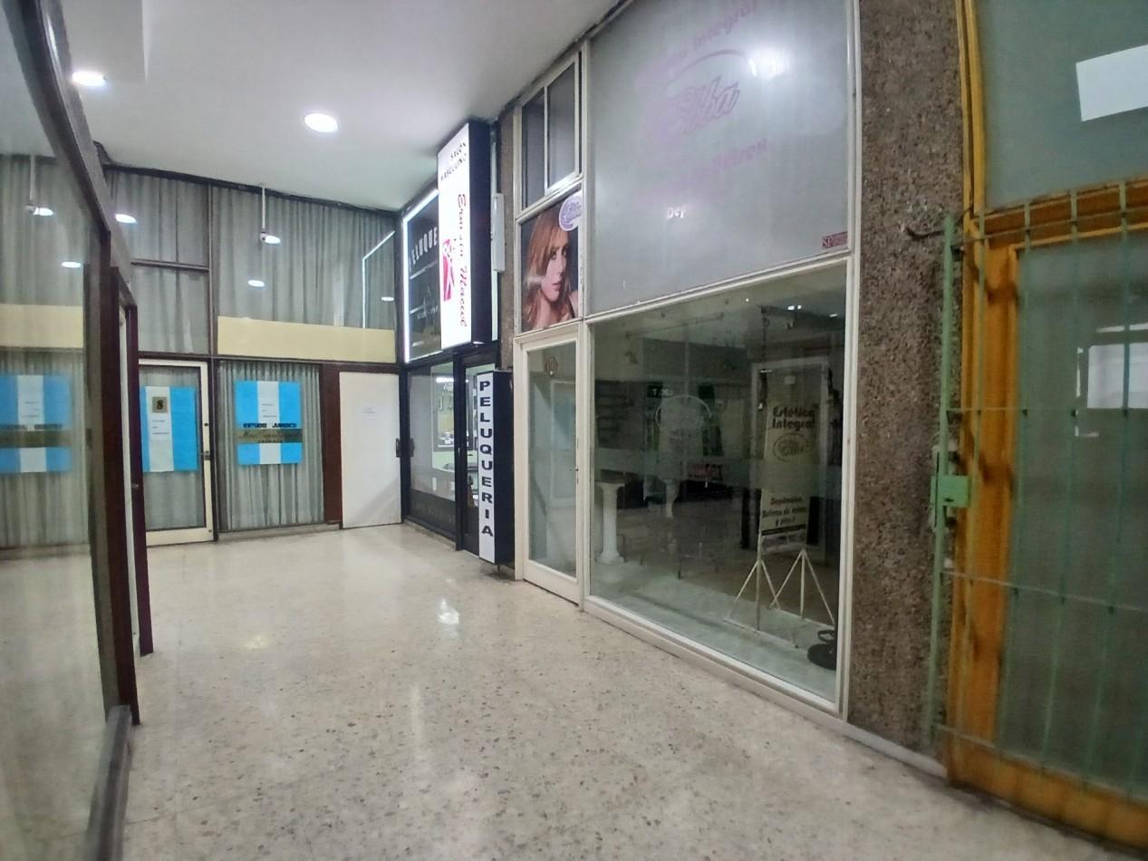 Foto de VENTA LOCAL EN GALERIA SEMAR, COLON Y BUENOS AIRES, imagen 1