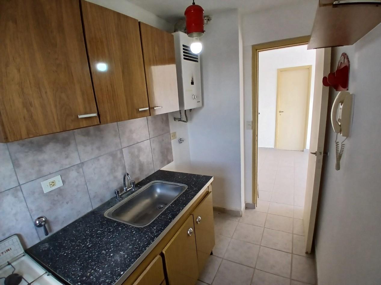 Foto de VENTA DEPARTAMENTO 2 AMBIENTES, PARQUE LURO, 3 CUADRAS DEL MAR!, imagen 3