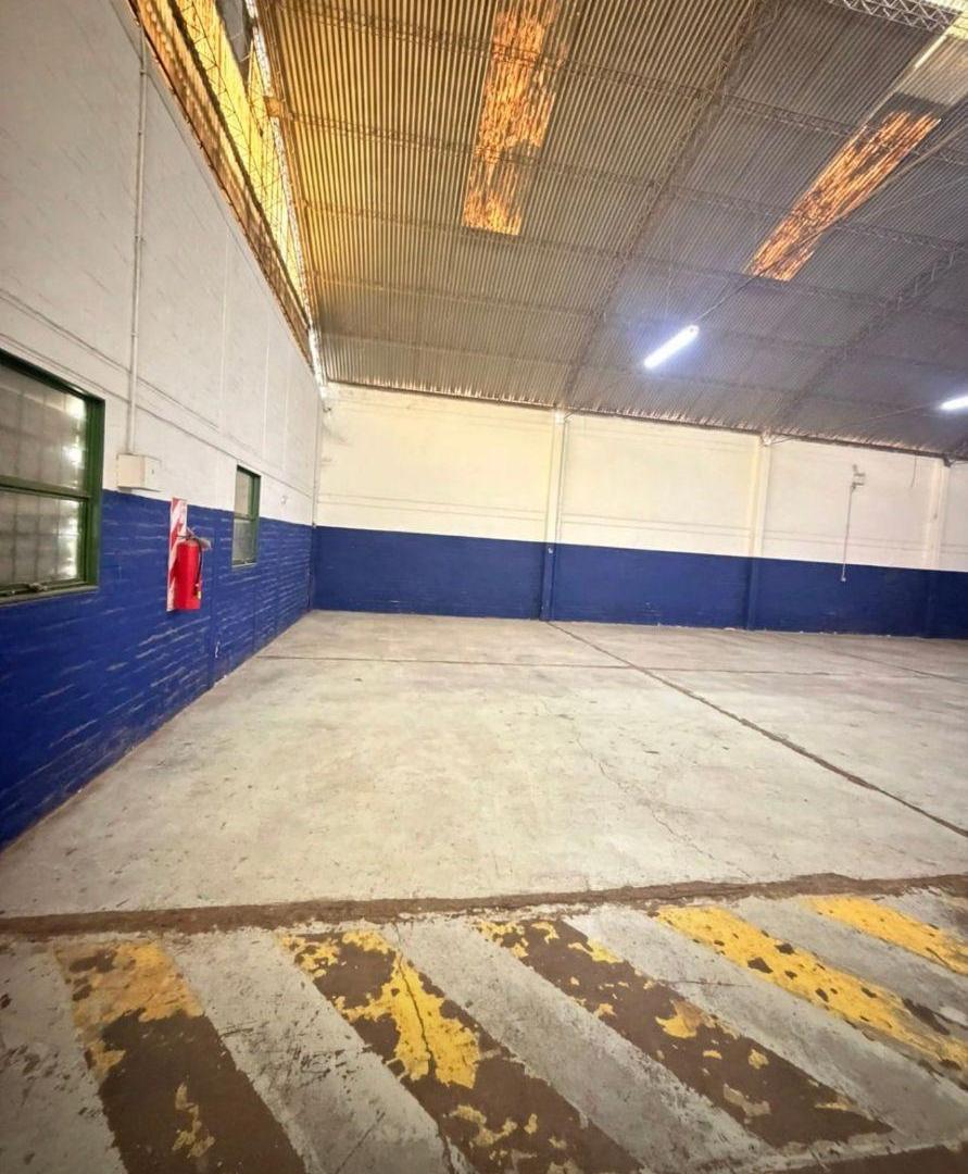 Foto de VENTA GALPÓN Y OFICINAS CON LOCAL COMERCIAL, imagen 2
