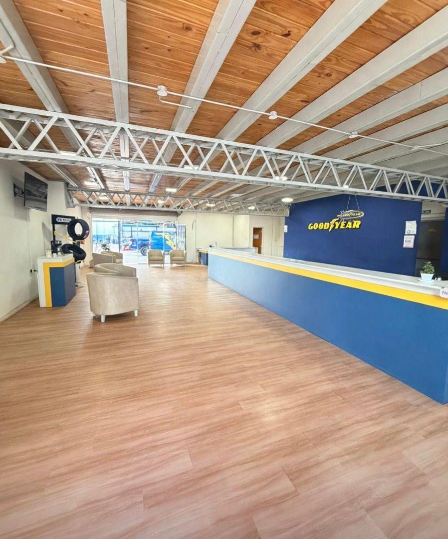 Foto de VENTA GALPÓN Y OFICINAS CON LOCAL COMERCIAL, imagen 5