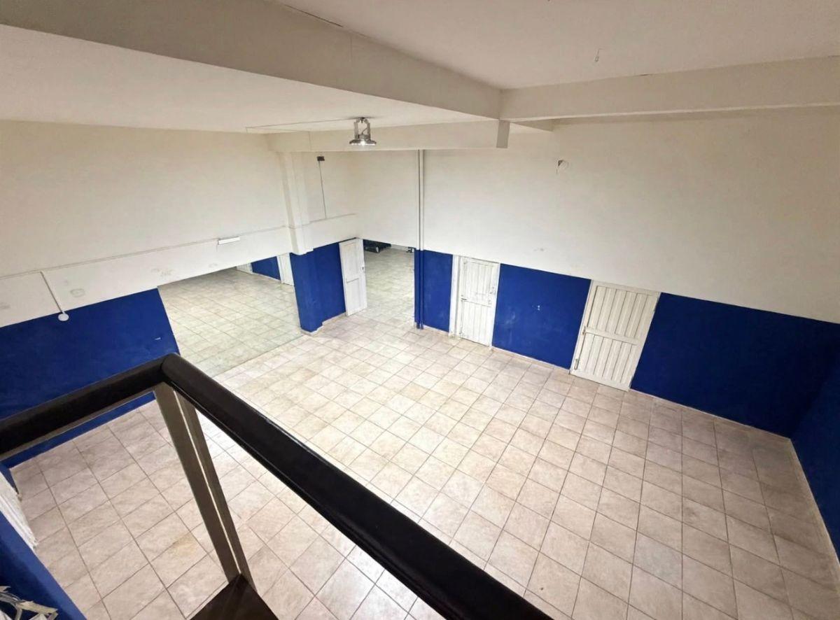 Foto de VENTA GALPÓN Y OFICINAS CON LOCAL COMERCIAL, imagen 3