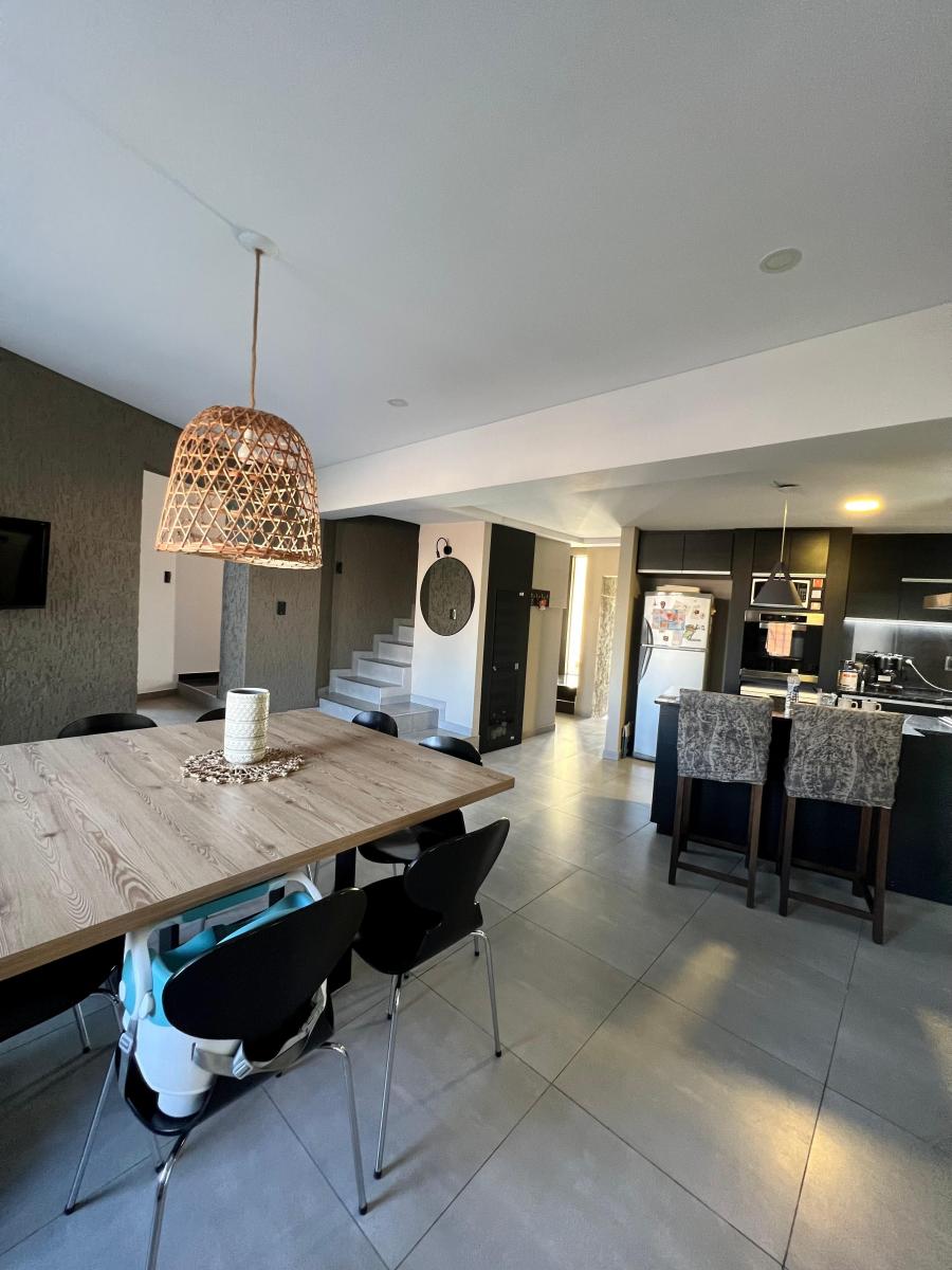 Vendemos Hermosa Casa en El Barrio Privado Las Cortaderas 1 3