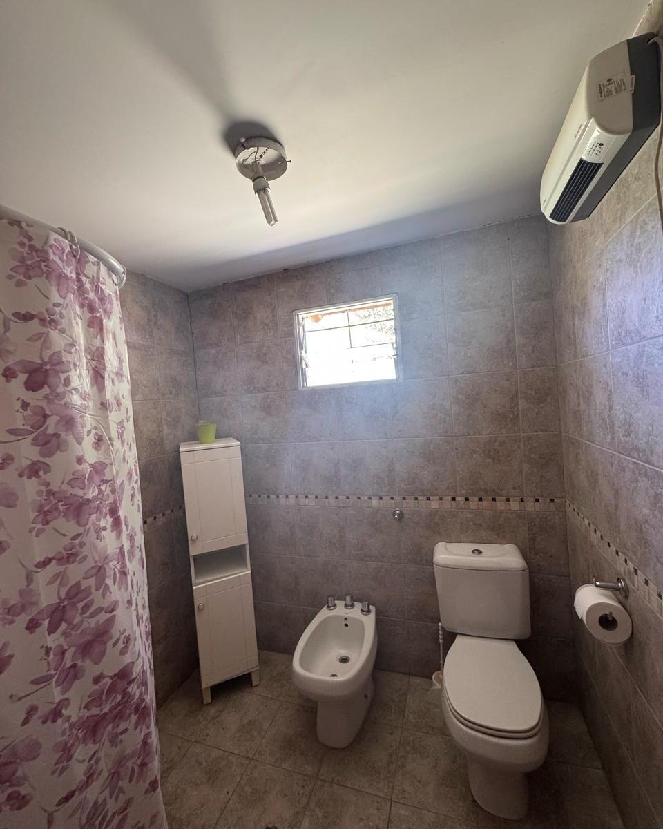 Vendemos Hermosa Casa en Barrio Los Lirios 1