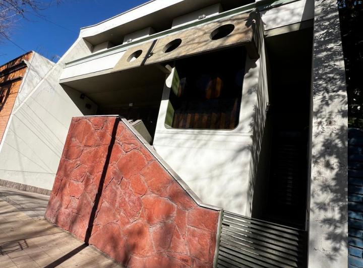 VENDO CASA AMPLIA EN EL BARRIO BOMBAL DE GODOY CRUZ 4