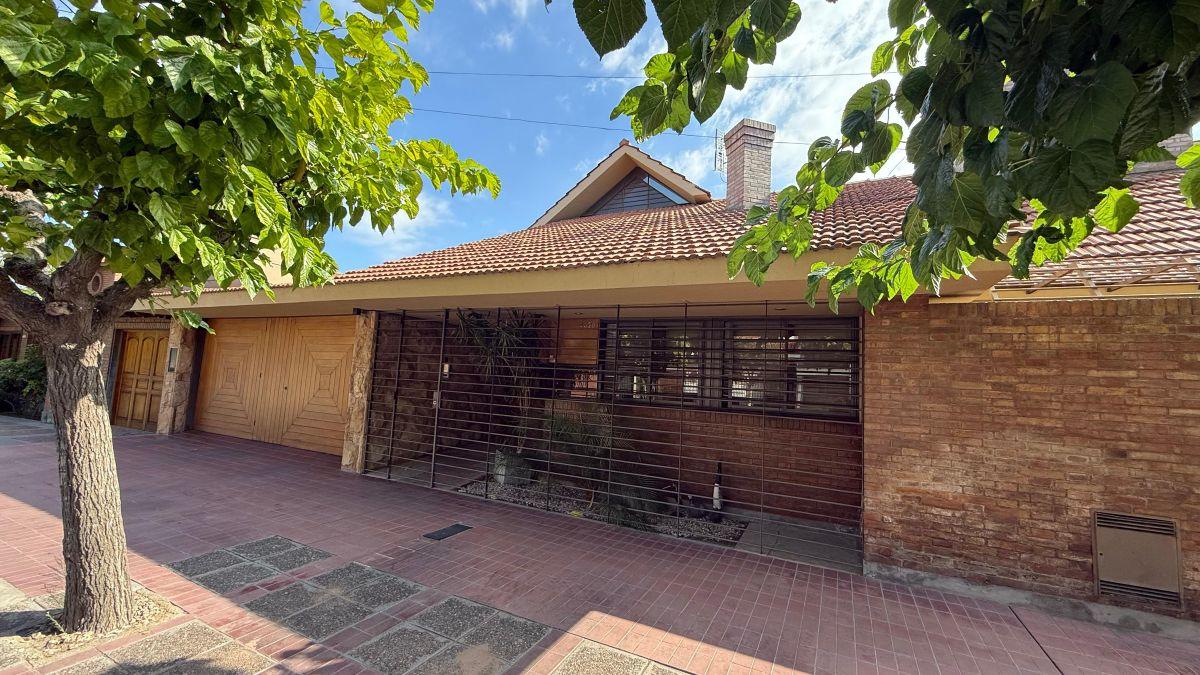Vendemos hermosa casa de categoria en Villanueva Guaymallen