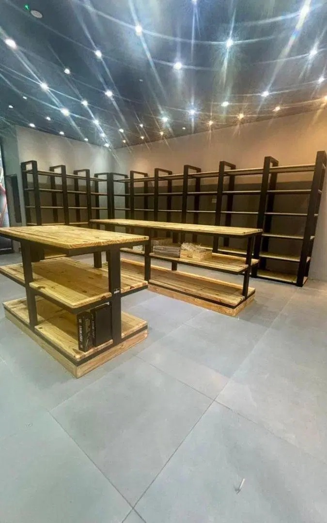 ALQUILAMOS LOCAL COMERCIAL FRENTE A PALMARES 4