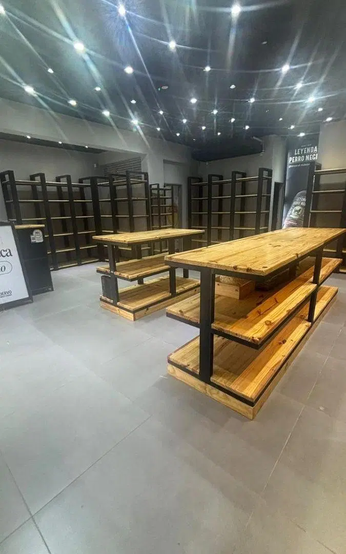 ALQUILAMOS LOCAL COMERCIAL FRENTE A PALMARES 3