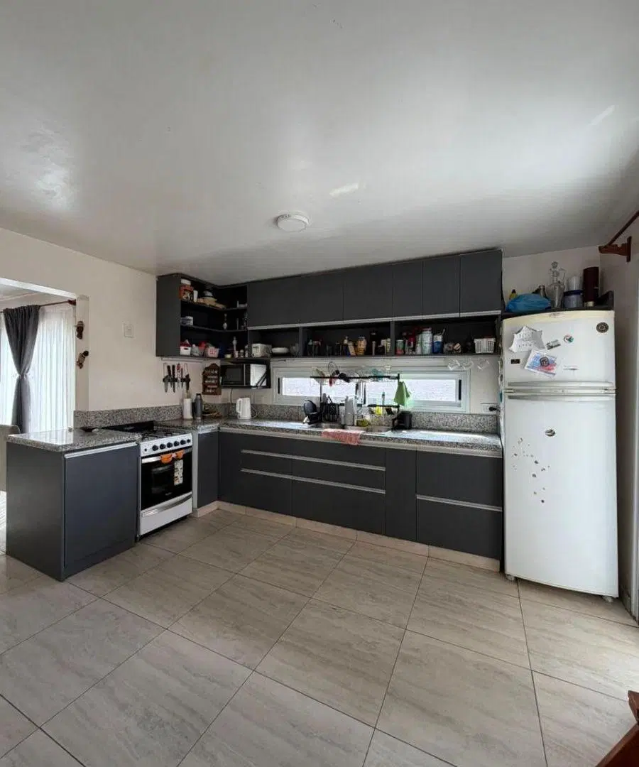 VENDEMOS HERMOSA CASA EN BARRIO PRIVADO EN CALLE TIRASSO DE GUAYMALLÉN 4