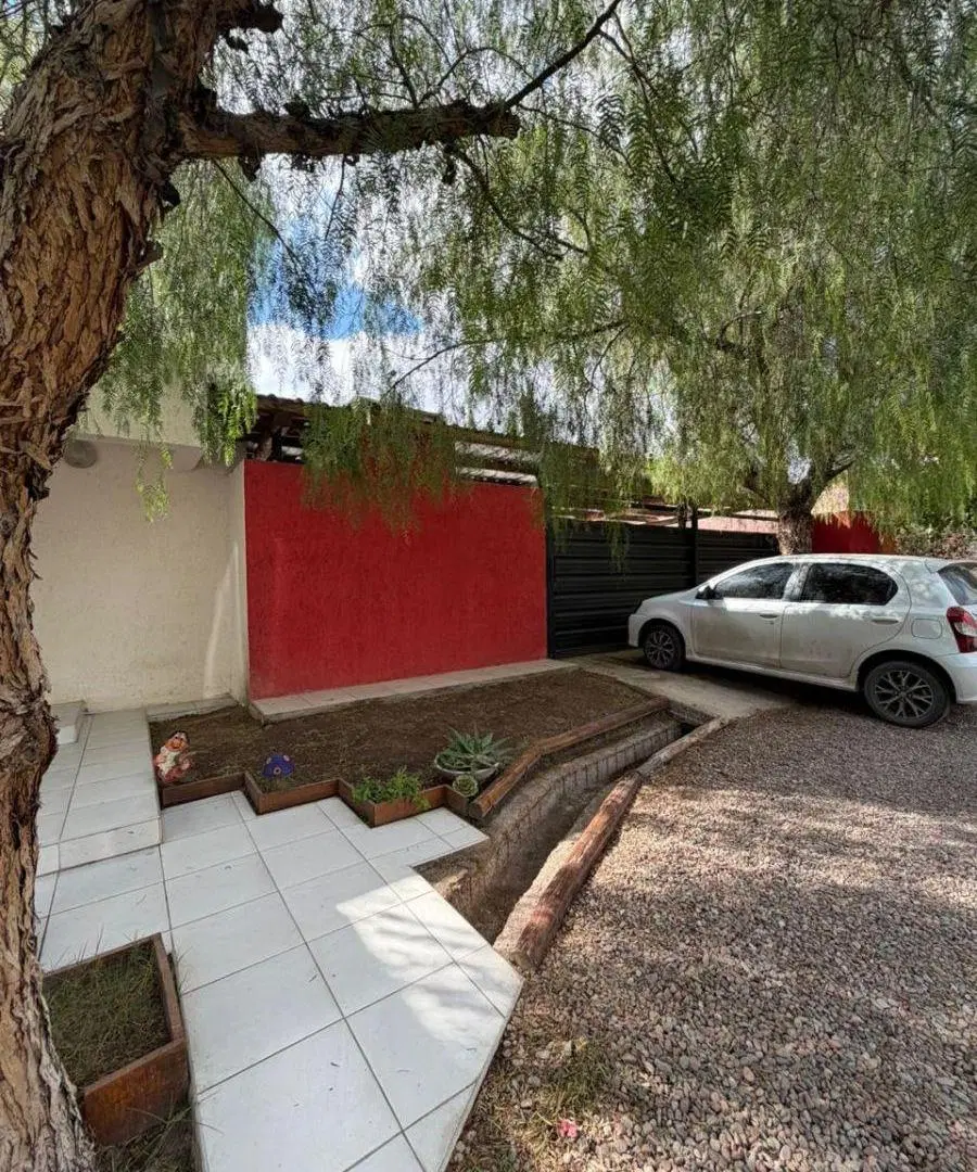 VENDEMOS HERMOSA CASA EN BARRIO PRIVADO EN CALLE TIRASSO DE GUAYMALLÉN 3