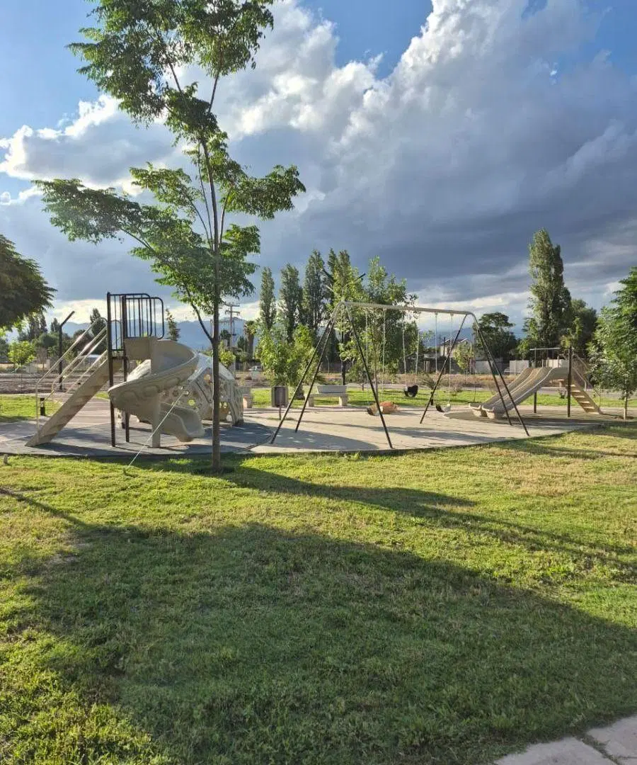 VENDEMOS LOTE EN EXCLUSIVO BARRIO QVATTRO VIAMONTE 5