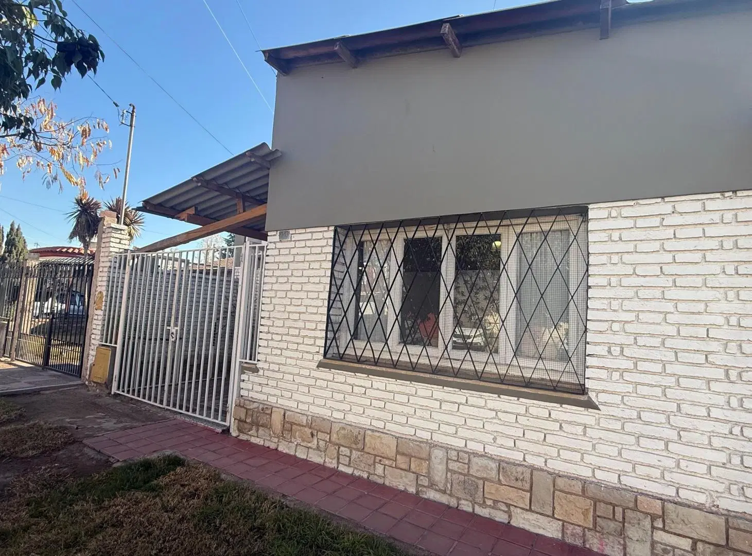 Casa en venta en Godoy Cruz – Amplio terreno con pileta y excelente potencial 4