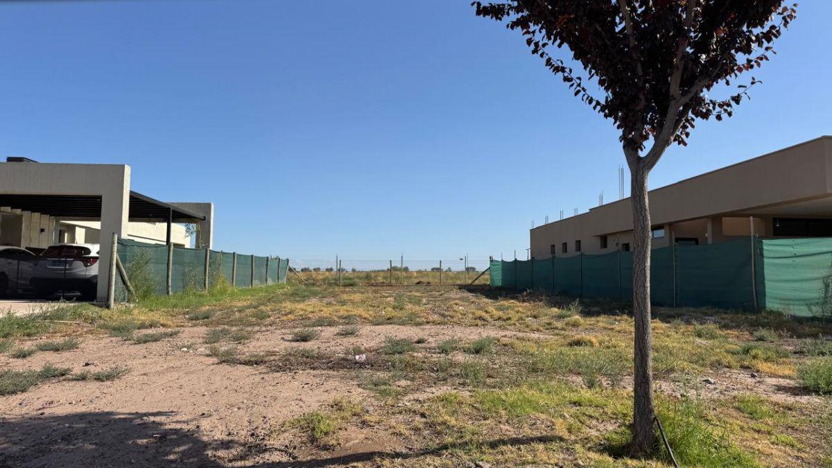 Foto de VENDEMOS LOTE EN EL PRESTIGIOSO BARRIO RINCÓN VIAMONTE, imagen 2