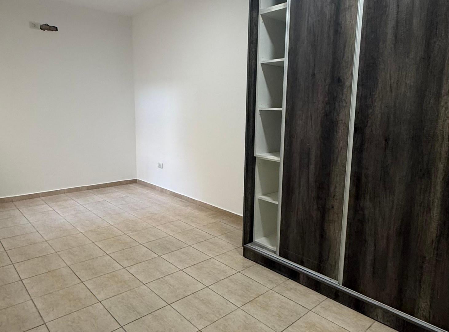 Foto de Alquiler - departamento 2 dormitorios con cochera en Guaymallén, imagen 2