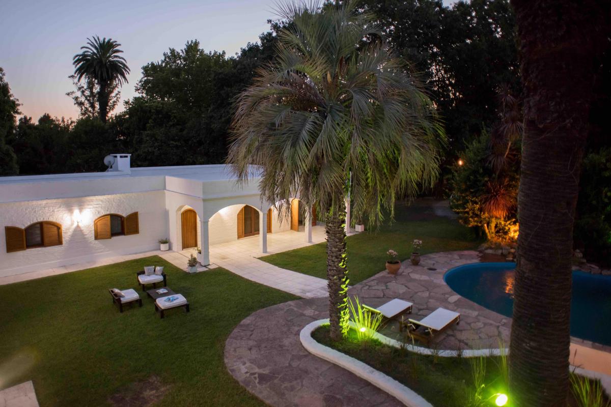 Cantisano Propiedades Vende Casa Cinematográfica en Villa Elisa 2