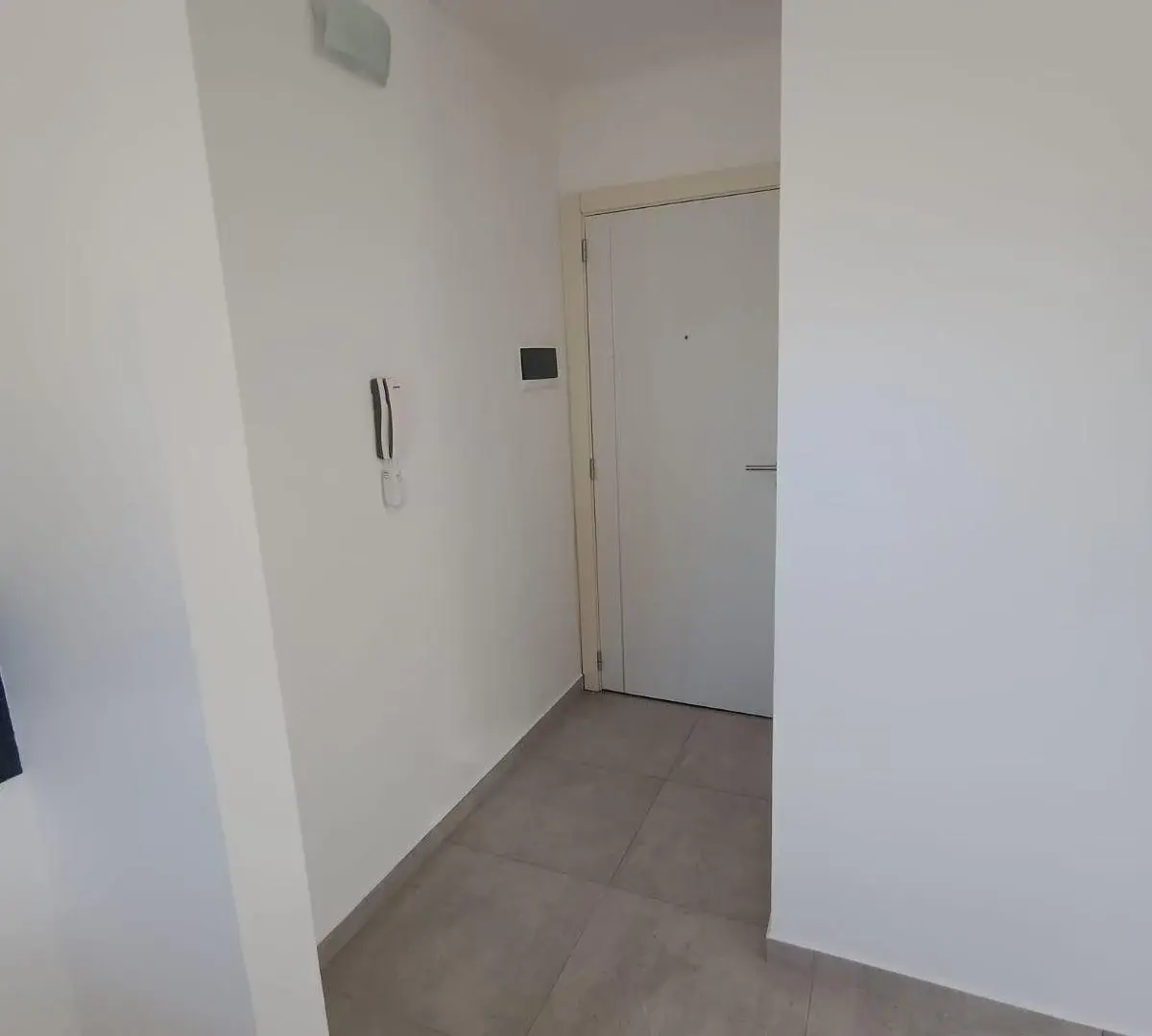 Cantisano Propiedades ALQUILA monoambiente en La Plata! Av. 1 y 37! 4