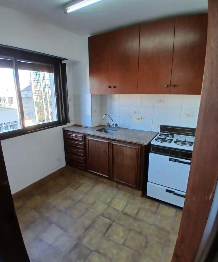 Cantisano Propiedades ALQUILA departamento 1 dormitorio en La Plata! Calle 6 e/46 y 47! 4