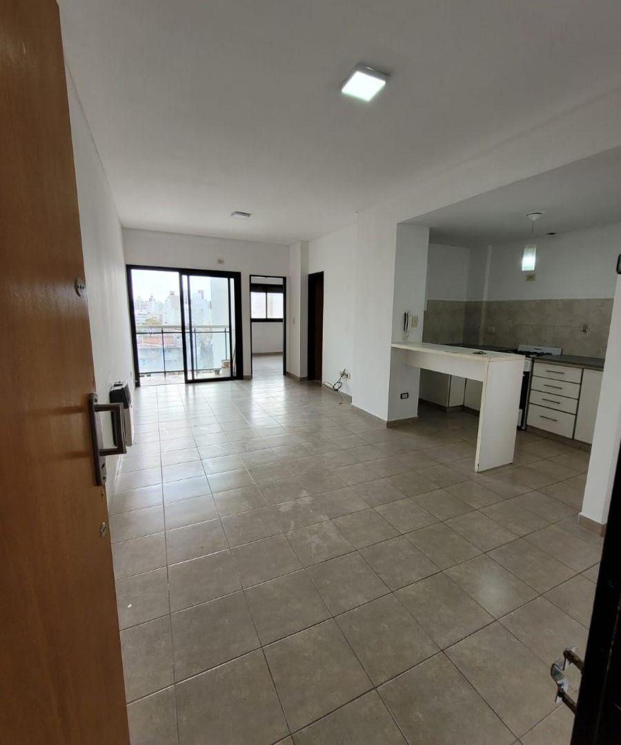 Foto de Departamento de 1 dormitorio con balcón en alquiler en La Plata!, imagen 4
