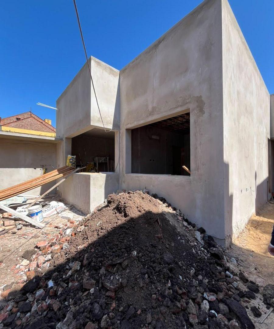 Foto de Casa en construcción en Gonnet! 3 dormitorios, parrilla, pileta, parque, imagen 3