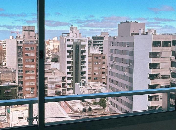 Alquilo monoambiente Cordón sobre Av. 18 de Julio 5