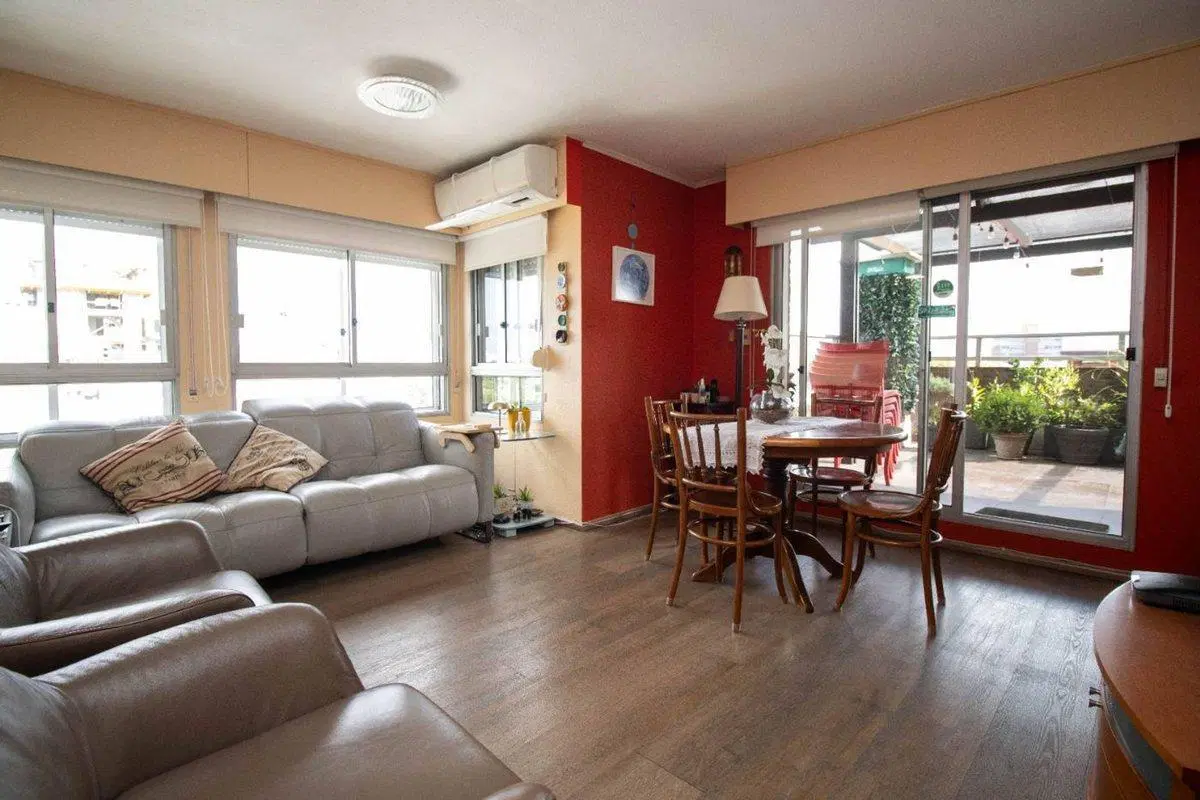 Venta apto 4 dormitorios, 3 baños y 2 cocheras 4