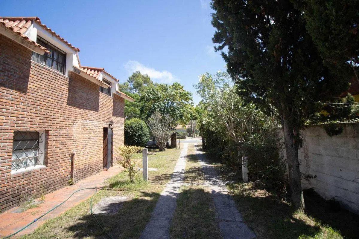VENTA - LOMAS DE SOLYMAR - 2 CASAS en PADRON UNICO 4