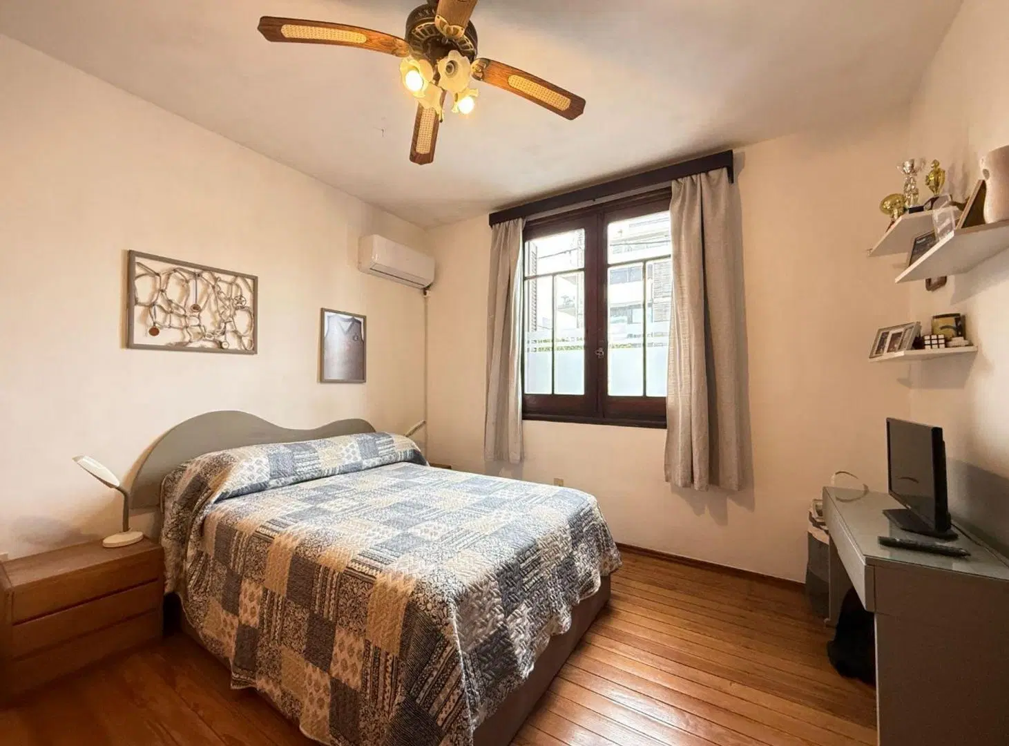 Venta Casa PH Parque Batlle 5 dorm. garage y patio 5
