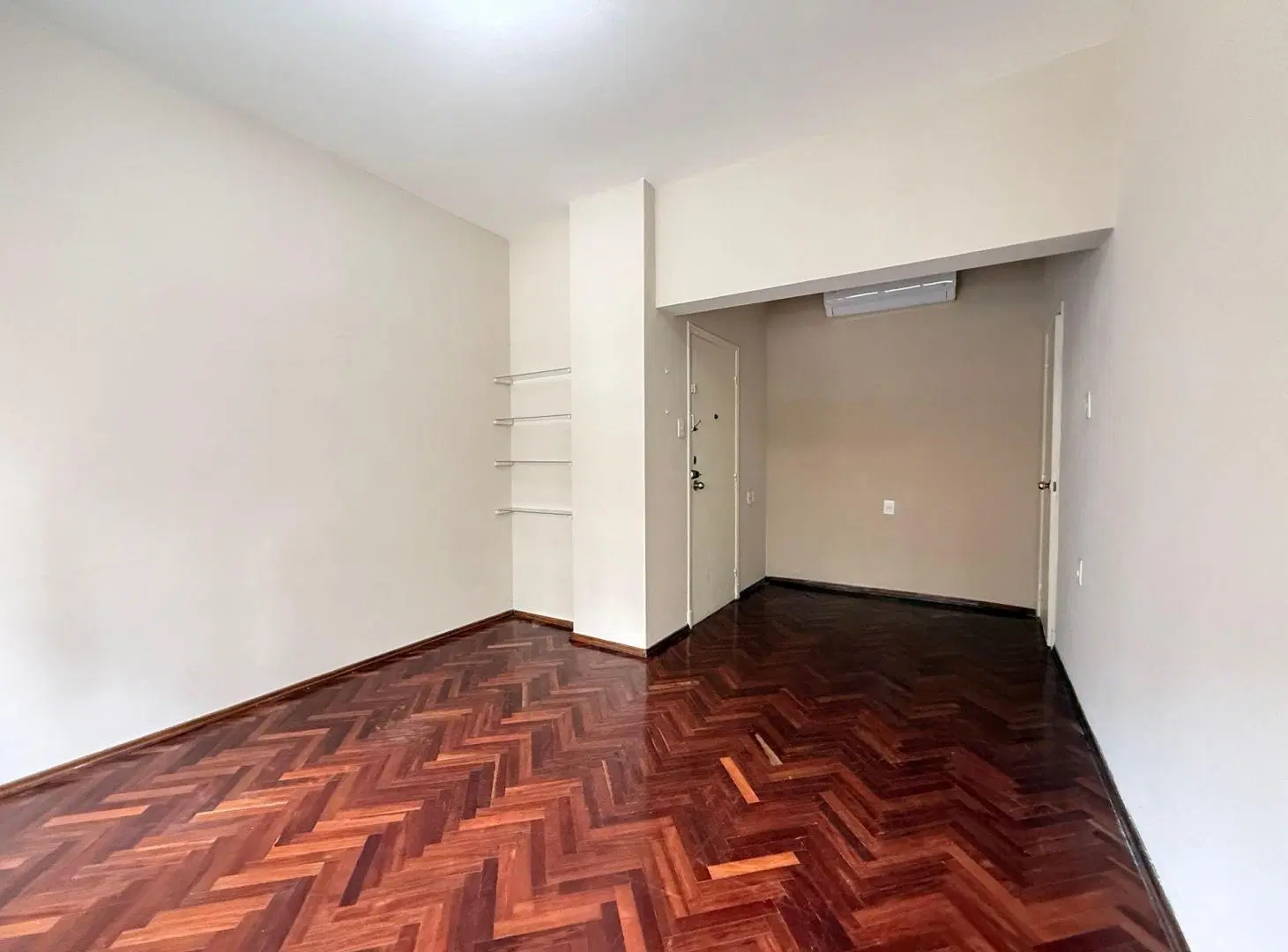 ALQUILER apartamento 2 Dorm., Patio, Pocitos 4