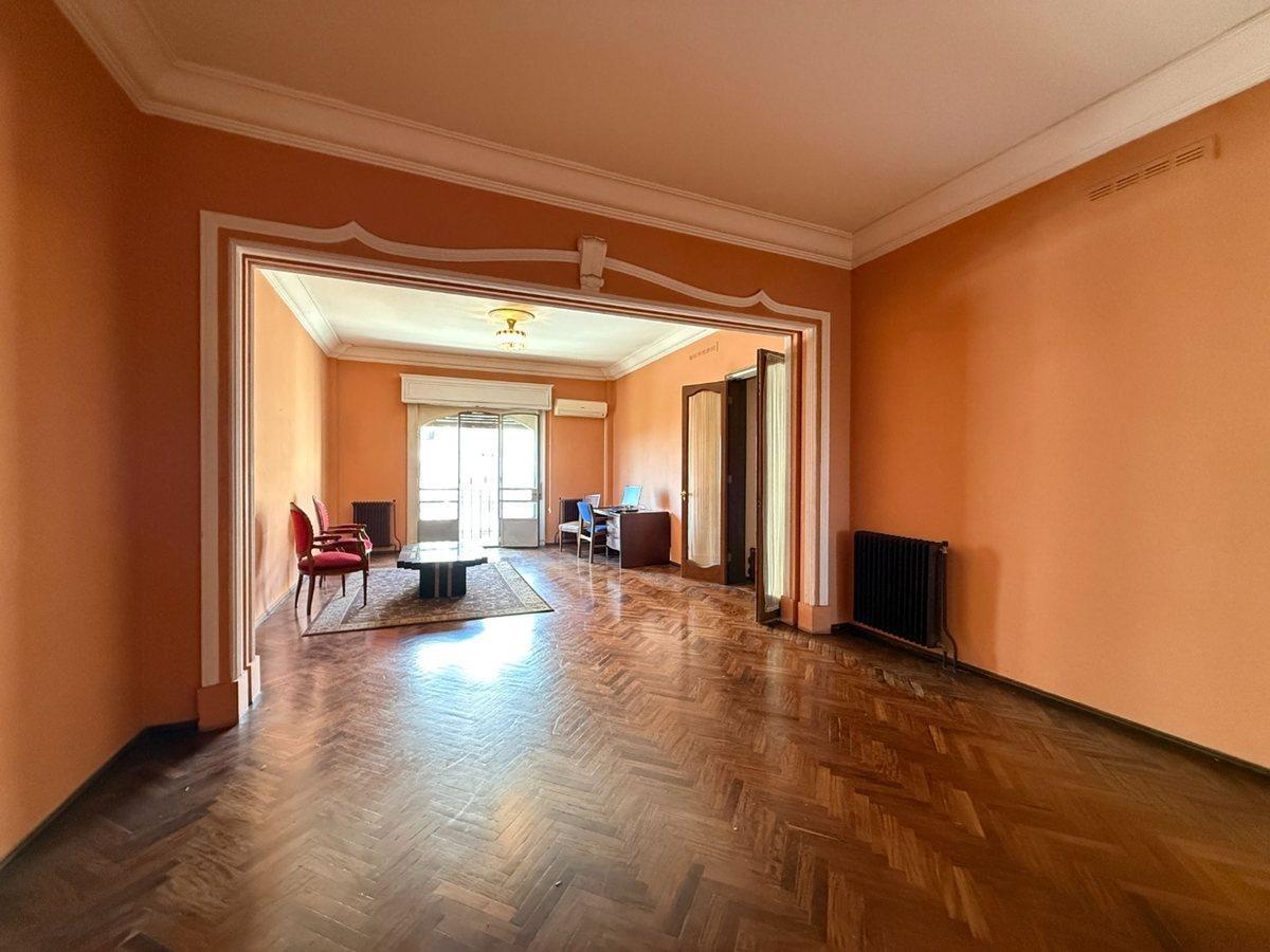 Foto de VENTA APTO 3 DORM. + SERVICIO COMPLETO + COCHERA, imagen 2