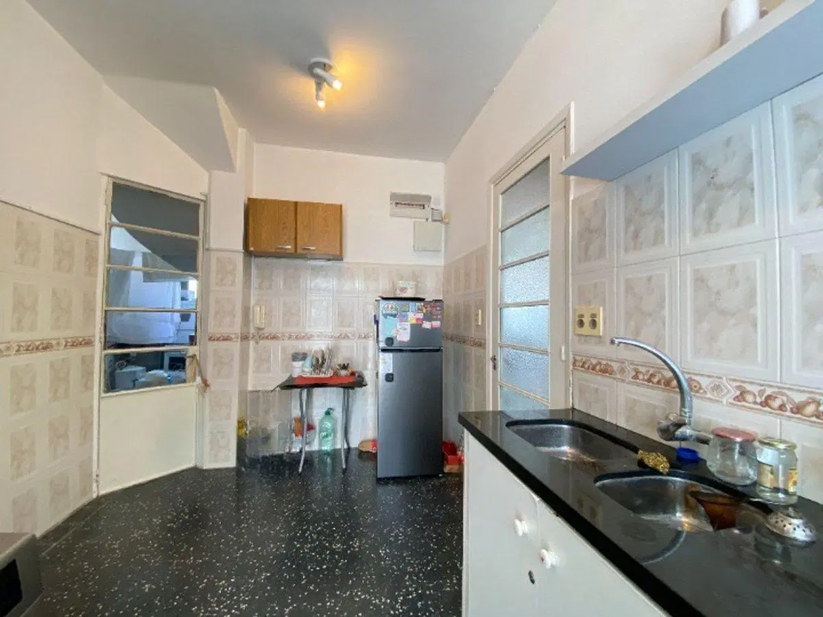 Casa cinco dormitorios venta en Pocitos con renta 3