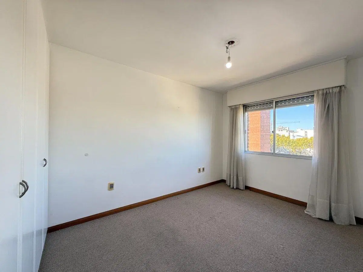 VENTA APTO CORDON 2 DORMITORIOS 2 BAÑOS COCHERA 3