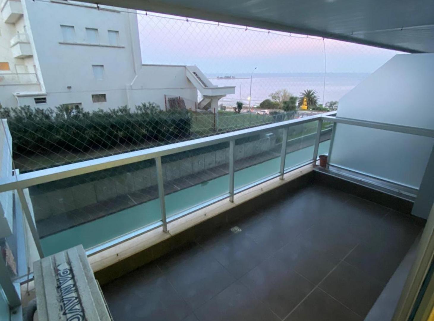 Venta apto con Renta y Garage, Rambla de Malvin