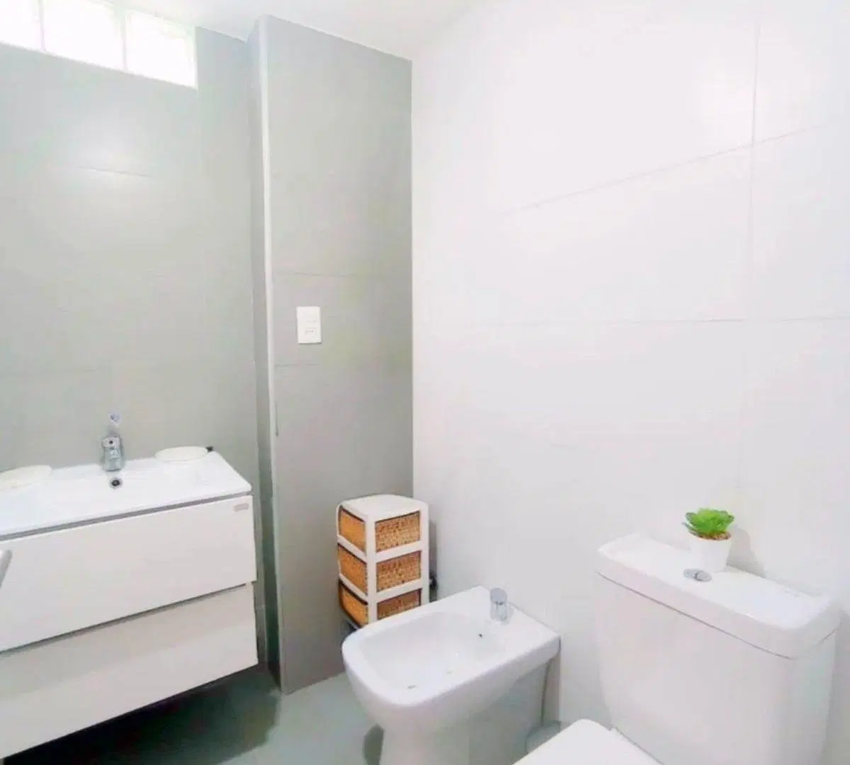 VENTA DUPLEX 2 DORMITORIOS,COCHERA,FONDO,SOLYMAR 5