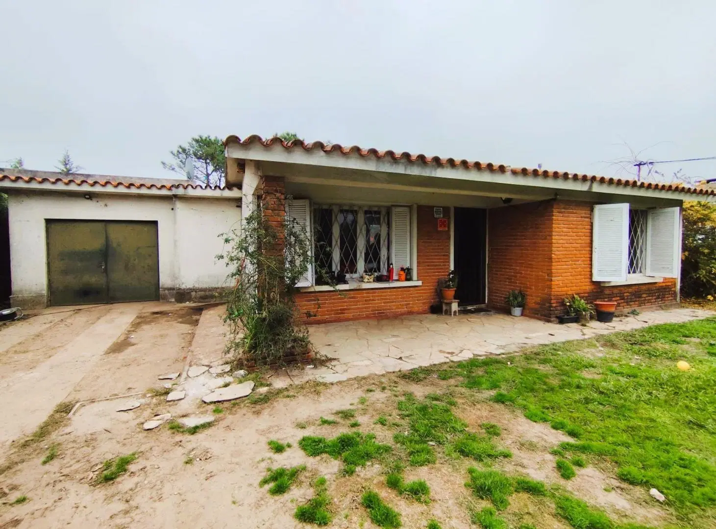 VENTA DE CASA DE 2 DORMITORIOS EN LOMAS DE SOLYMAR 2