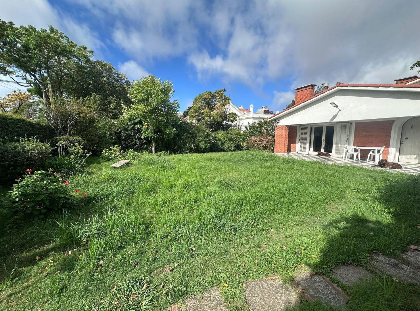 VENTA! CASA/TERRENO EN EL CORAZÓN DE POCITOS