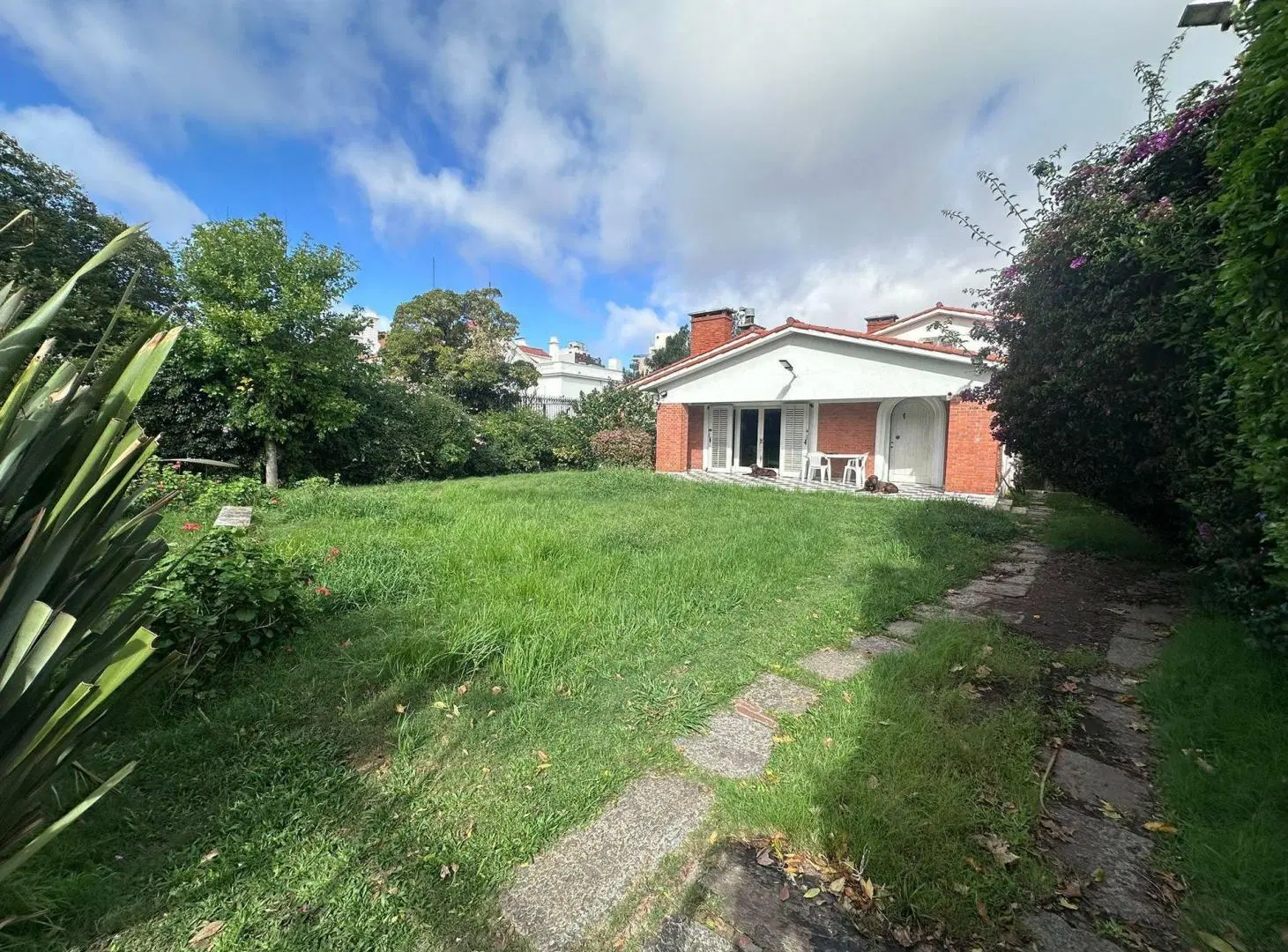 VENTA! CASA/TERRENO EN EL CORAZÓN DE POCITOS 3
