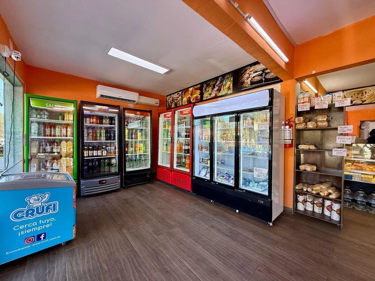 VENTA LOCAL COMERCIAL CON RENTA POR 5AÑ0S PEÑAROL 4