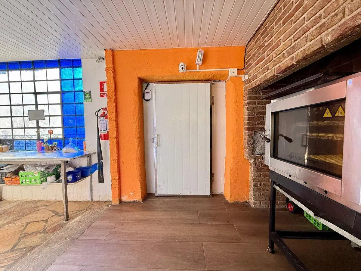 VENTA LOCAL COMERCIAL CON RENTA POR 5AÑ0S PEÑAROL 3